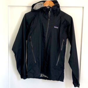 Women’s Patagonia rain jacket